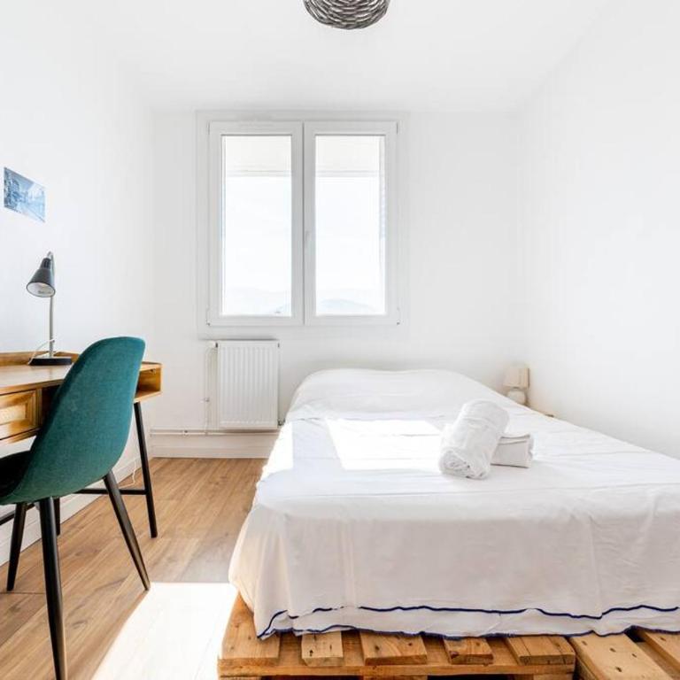 4 personnes - 2 chambres -fibre - balcon - confort - Appartement 2 Chambres - 12