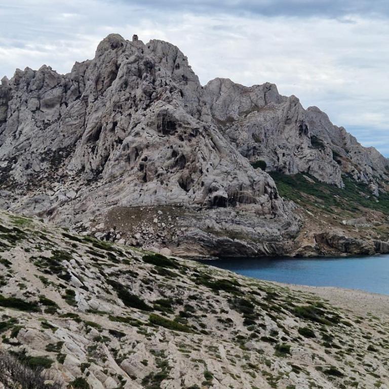 Pointe Rouge à 2mn de la plage - avec petite vue mer - Appartement 2 Chambres - 16