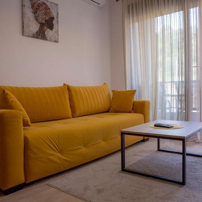 Yellow Studio Retreat Tivat - Studio Apartman - 3