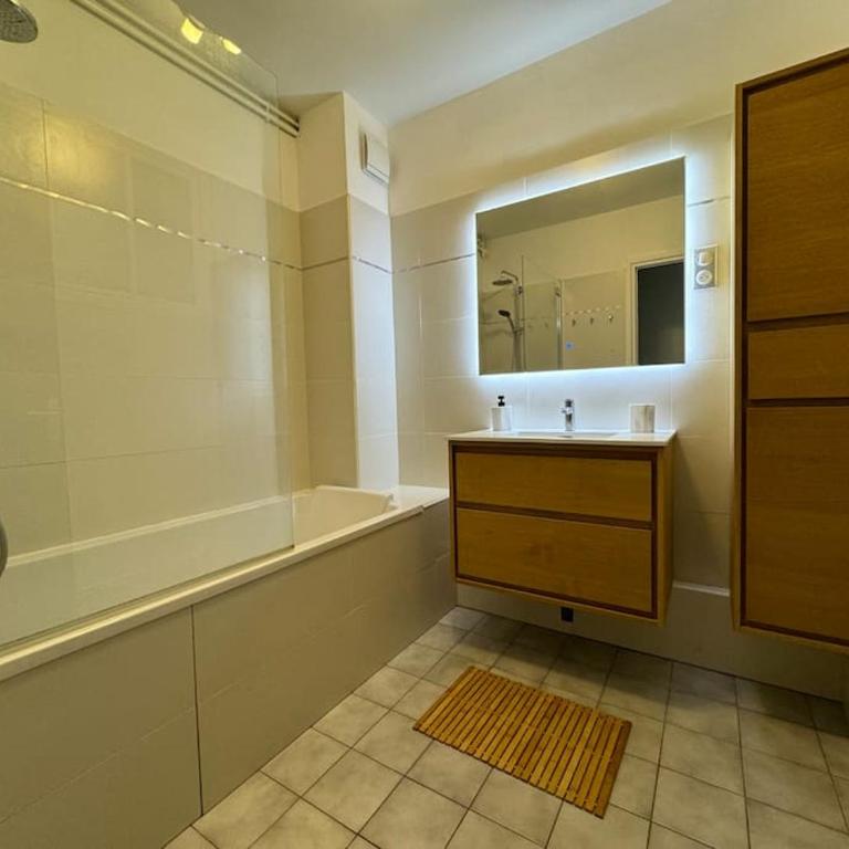 GJ Holiday Escapes - Le Tiki de Notre-Dame - duplex vue Cathédrale - Appartement 2 Chambres - 19