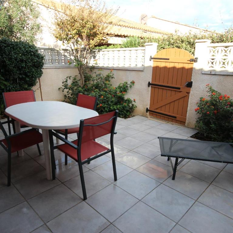 Maison de vacances, 4 à 5 couchages, cuisine séjour climatisé dans résidence avec piscine, les Jardins de Portiragnes, 500m de la mer, LRJP31 - Casa de 2 dormitorios - 15
