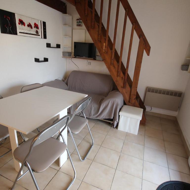 Maison de vacances, 4 à 5 couchages, cuisine séjour climatisé dans résidence avec piscine, les Jardins de Portiragnes, 500m de la mer, LRJP31 - Casa de 2 dormitorios - 6