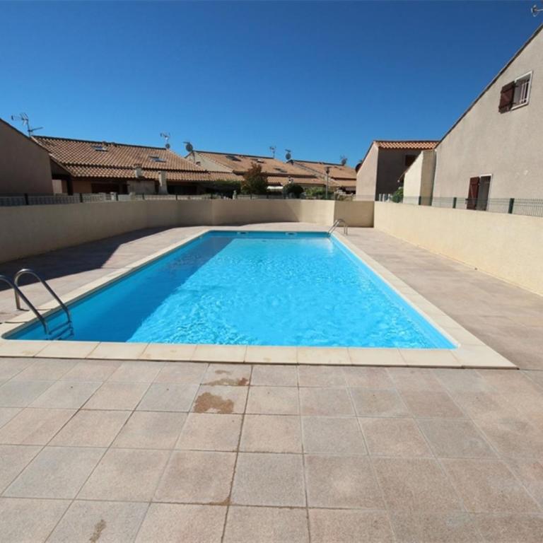 Maison de vacances, 4 à 5 couchages, cuisine séjour climatisé dans résidence avec piscine, les Jardins de Portiragnes, 500m de la mer, LRJP31 - Casa de 2 dormitorios - 16
