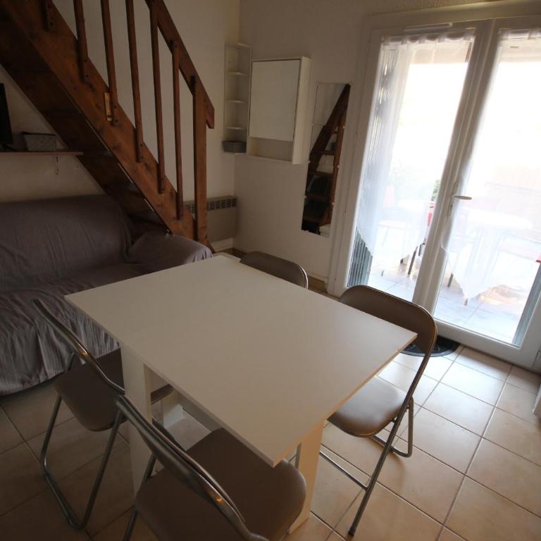 Maison de vacances, 4 à 5 couchages, cuisine séjour climatisé dans résidence avec piscine, les Jardins de Portiragnes, 500m de la mer, LRJP31 - Casa de 2 dormitorios - 8