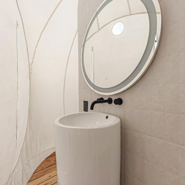 Hotel Wanderlive - Queen Room with Spa Bath - 4