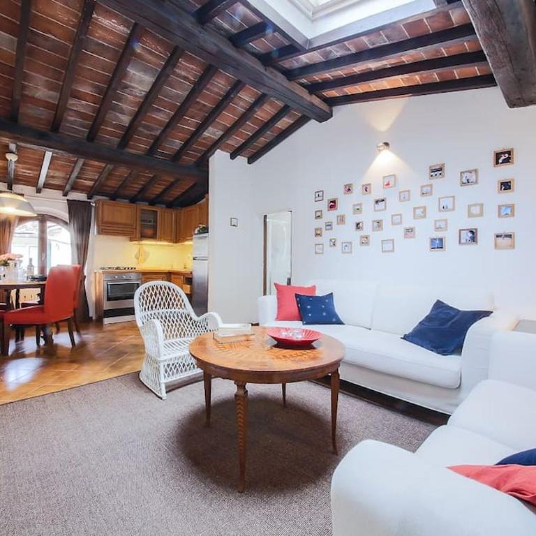 Santa Croce at your Fingertips. PLUS - Appartamento con 2 Camere da Letto - 2