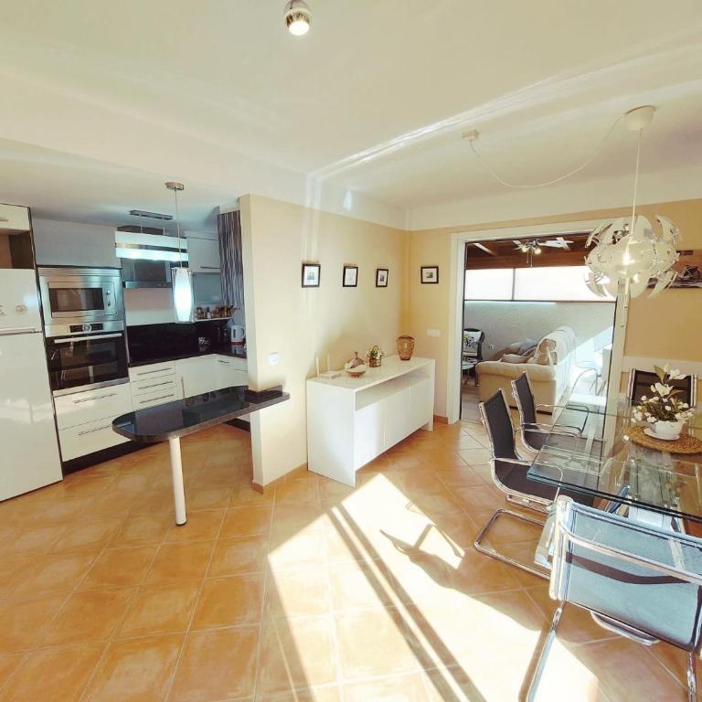 Casa Frambuesa - Three-Bedroom Apartment - 15