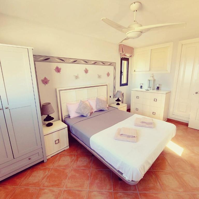 Casa Frambuesa - Three-Bedroom Apartment - 22