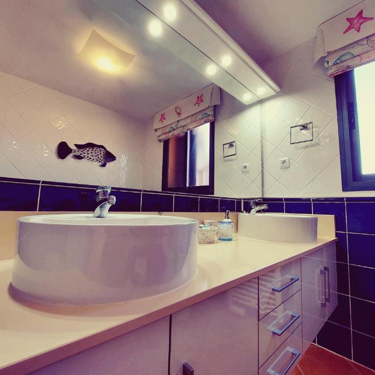 Casa Frambuesa - Three-Bedroom Apartment - 33