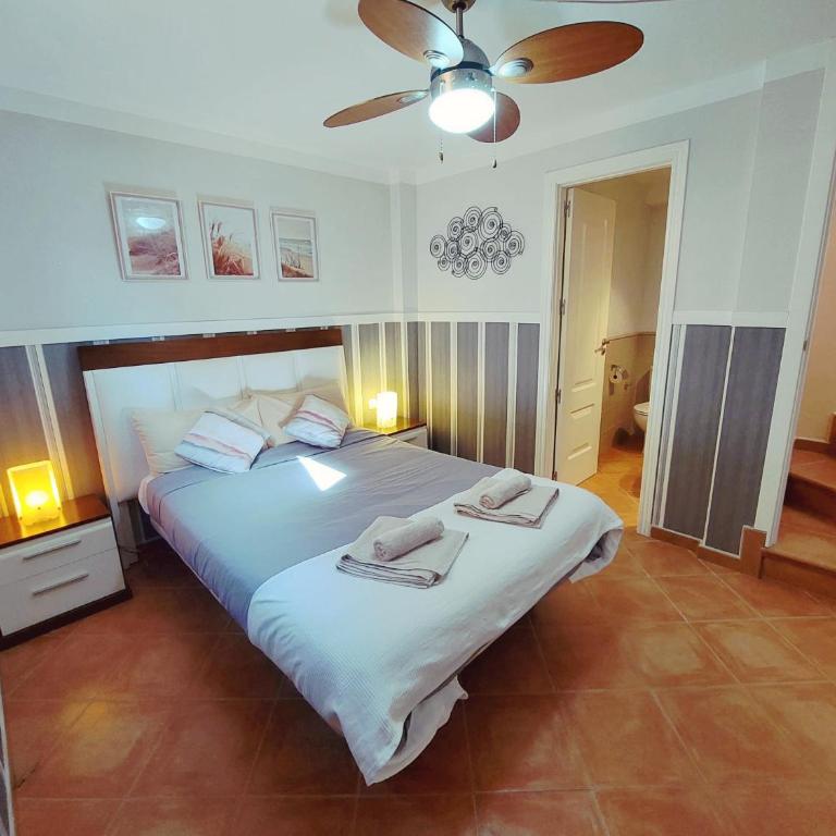 Casa Frambuesa - Three-Bedroom Apartment - 37