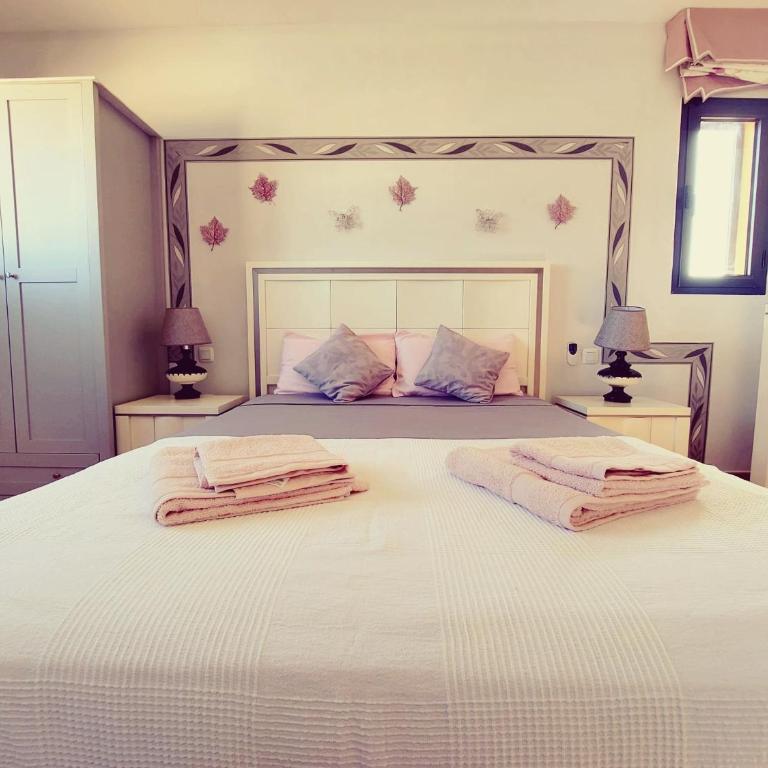 Casa Frambuesa - Three-Bedroom Apartment - 23