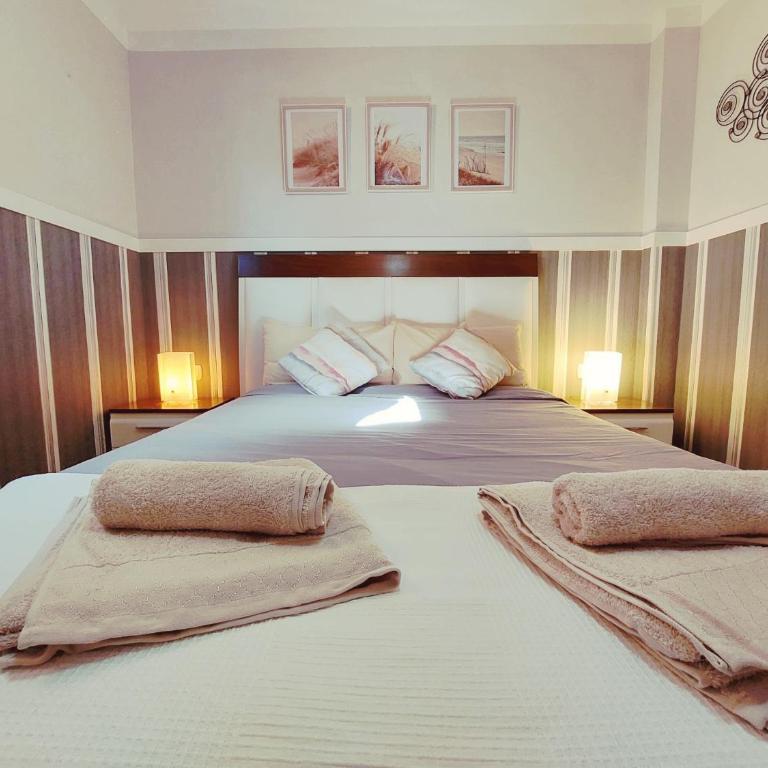 Casa Frambuesa - Three-Bedroom Apartment - 35