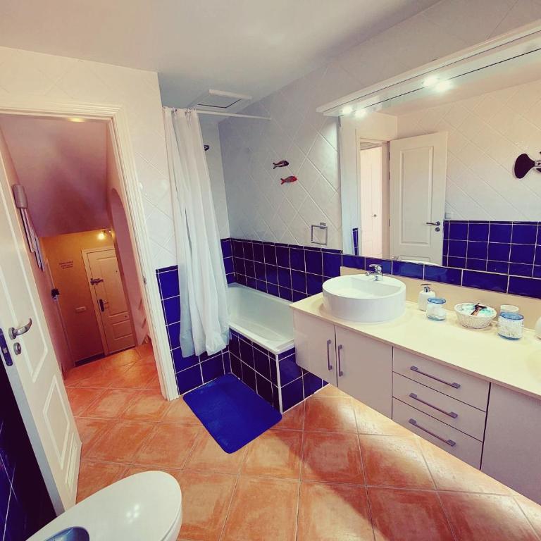 Casa Frambuesa - Three-Bedroom Apartment - 32