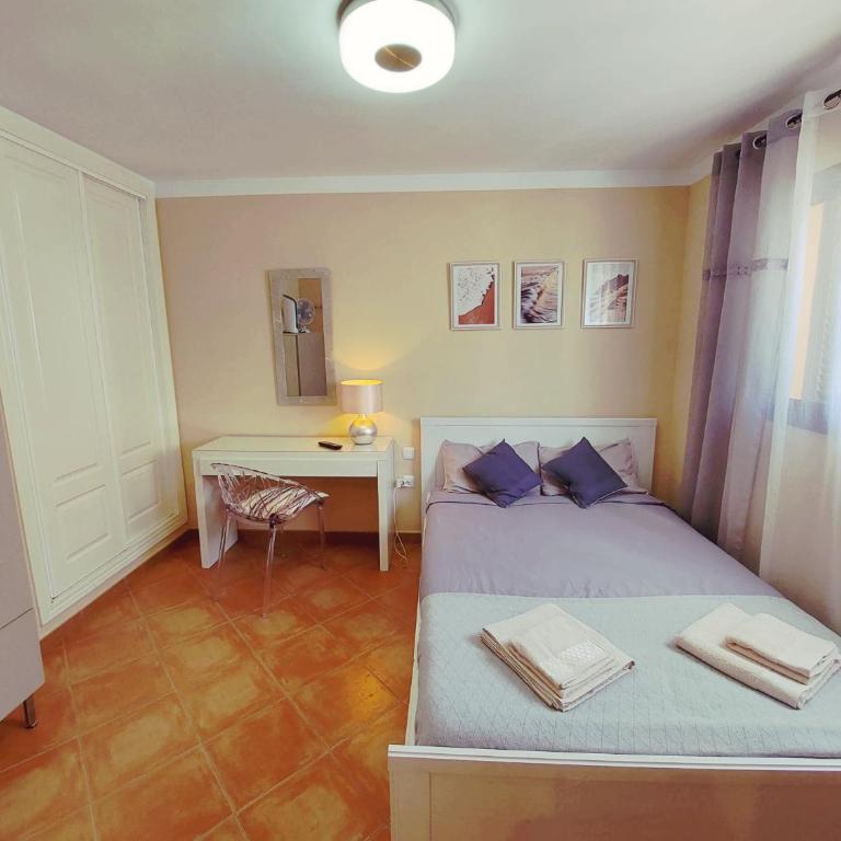 Casa Frambuesa - Three-Bedroom Apartment - 27