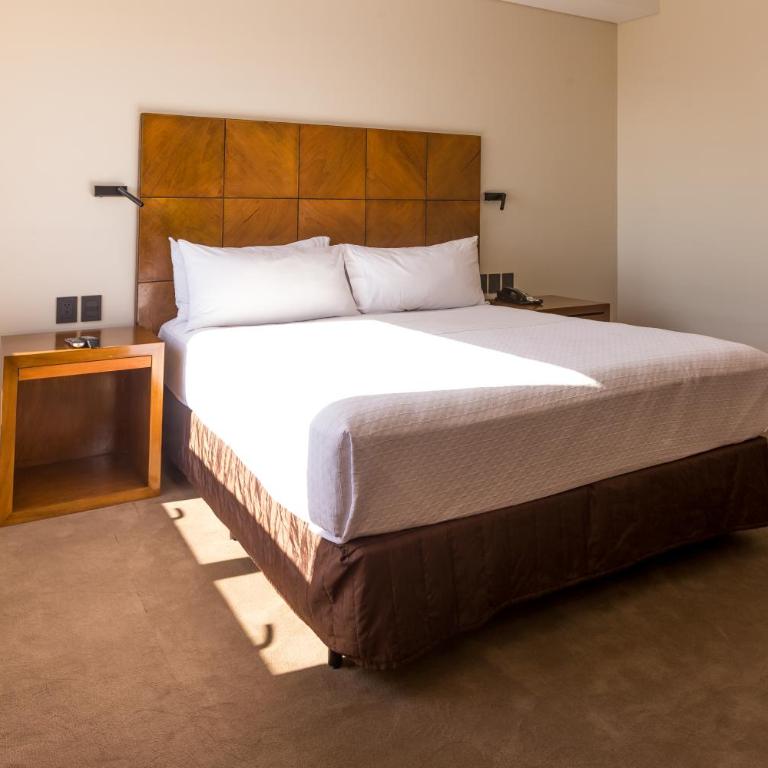 Crowne Plaza Asunción by IHG - Habitación Doble Premium con 2 camas dobles - 7