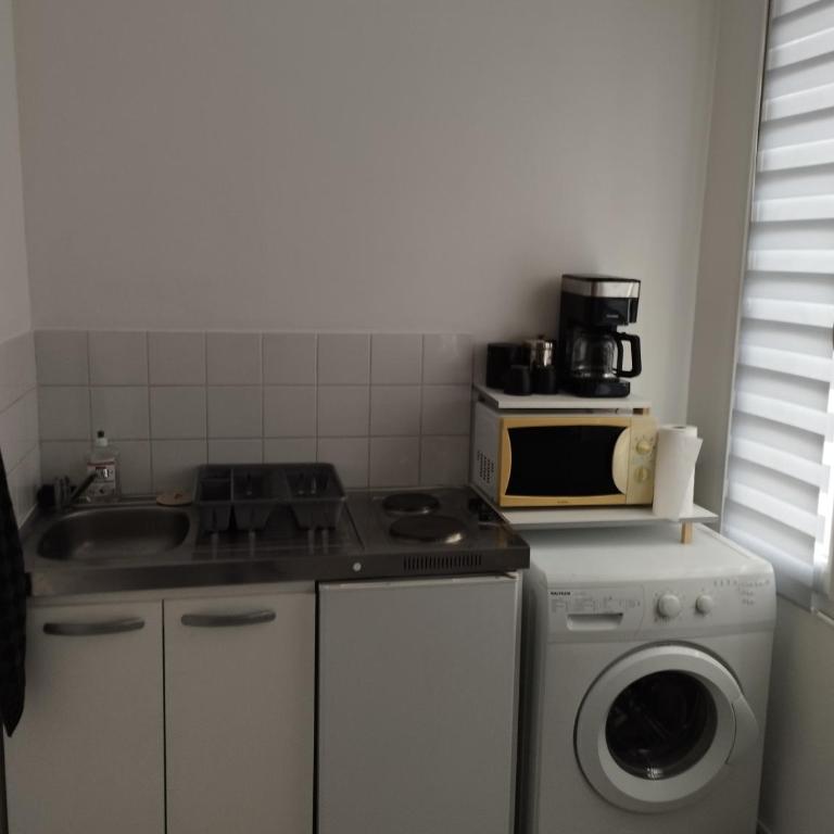 studio charmant canapé lit Netflix bein sport wifi - Apartment mit 1 Schlafzimmer - 7