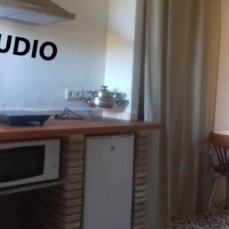Alojamientos La Casa de Piedra - Estudio con bañera de hidromasaje - 1 cama grande - 4