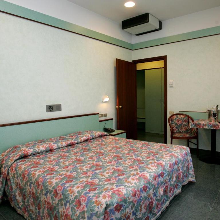 Le Petit Hotel - Standard Double Room - 5