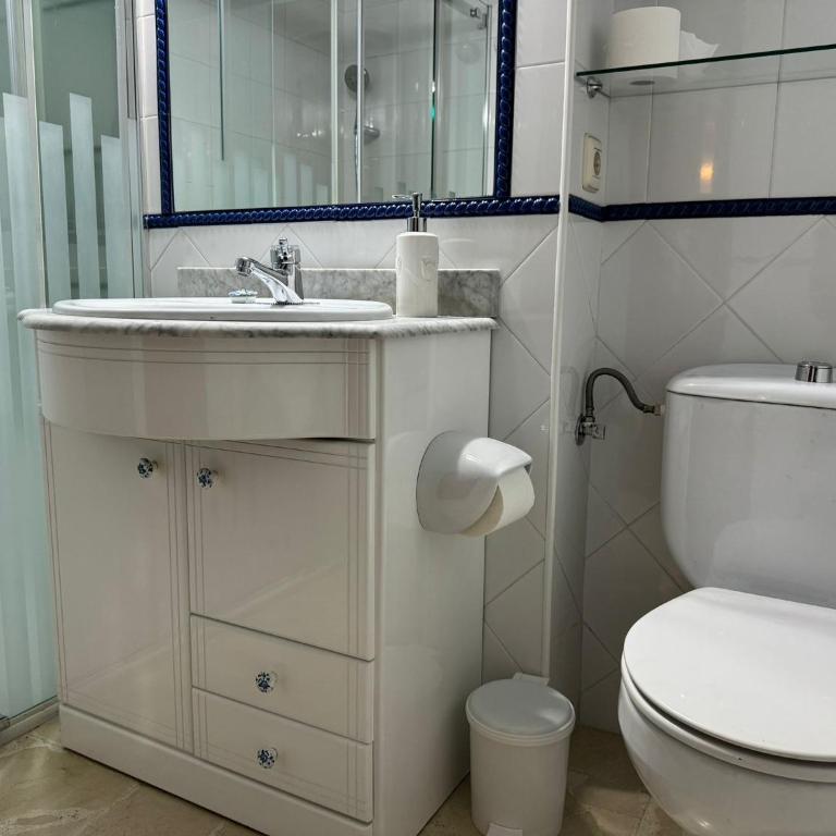Apartamento Buen Pastor con parking gratuito - Two-Bedroom Apartment - 24