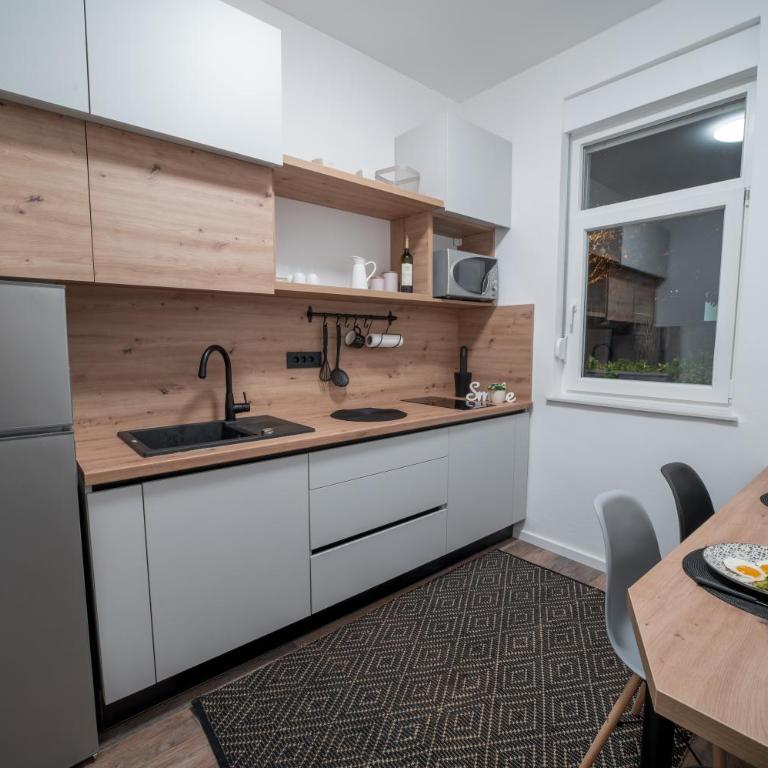 Ema's Oasis Mostar House, Your Perfect Getaway, Free Private Parking and Garden - Two-Bedroom Apartment - 35