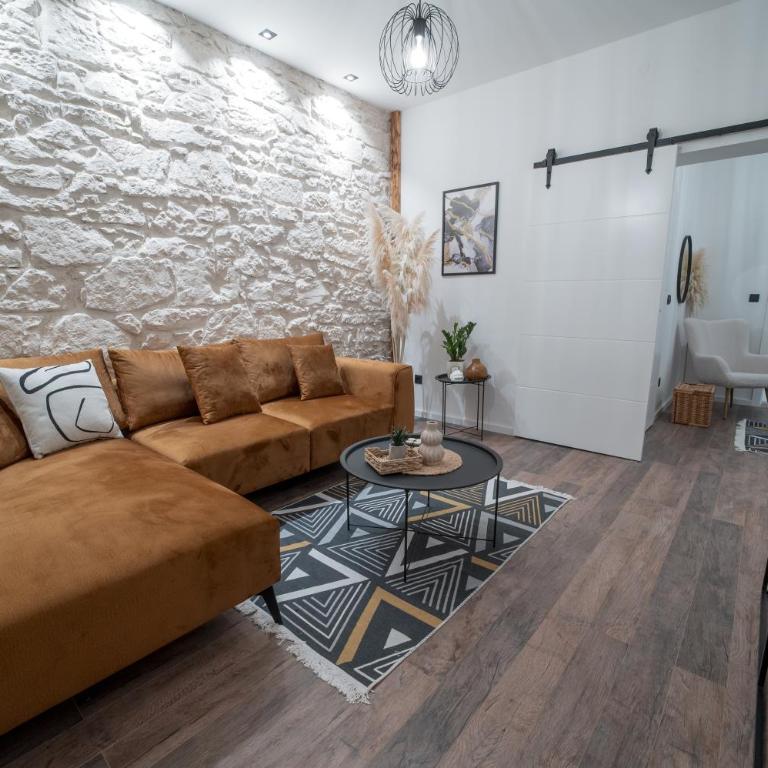 Ema's Oasis Mostar House, Your Perfect Getaway, Free Private Parking and Garden - Two-Bedroom Apartment - 5