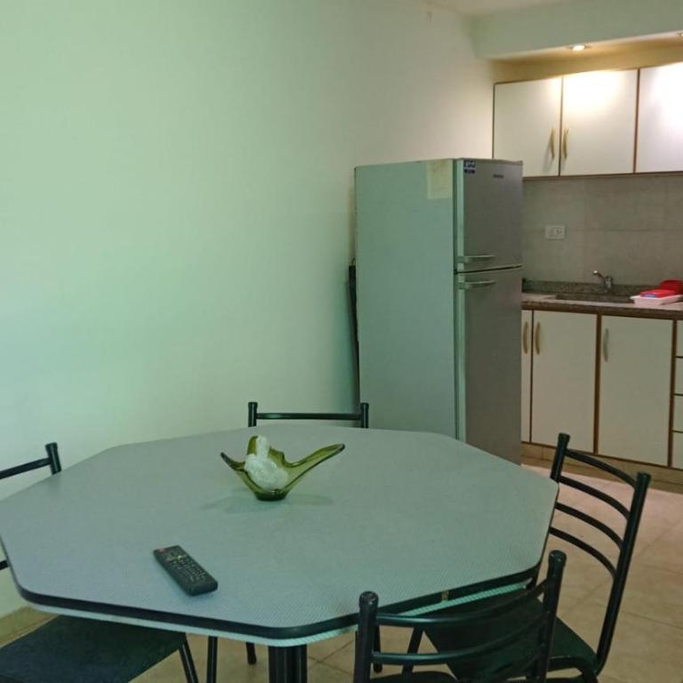 DEPARTAMENTO BOLIVAR PLANTA BAJA - Apartamento de 2 dormitorios - 4