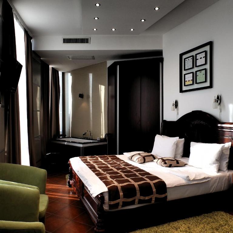 Hotel Zeder Garni - Deluks Dvokrevetna Soba sa Bračnim Krevetom - 3