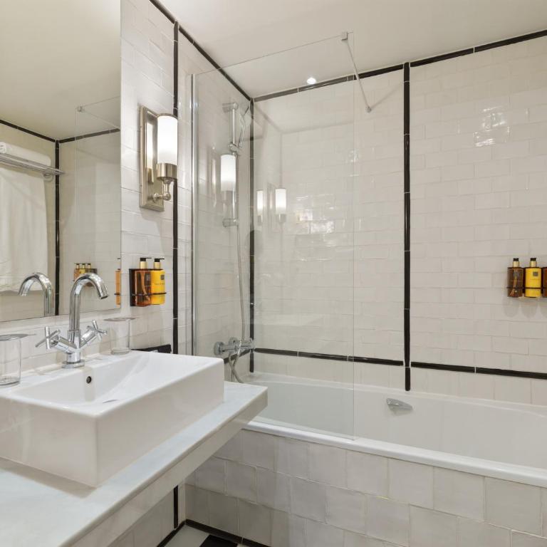Boutique Hotel H10 Catalunya Plaza - Superior Room with Terrace - 7