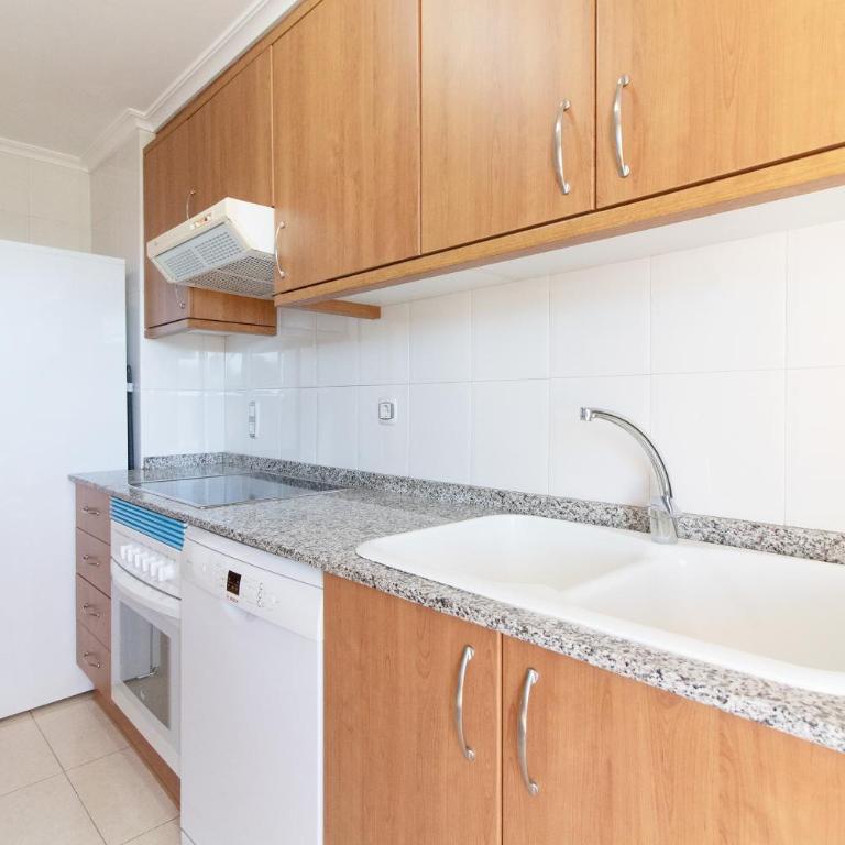 Global Vacacional, Apartamento de 3 dormitorios y terraza en la playa de Canet - Apartment - 8