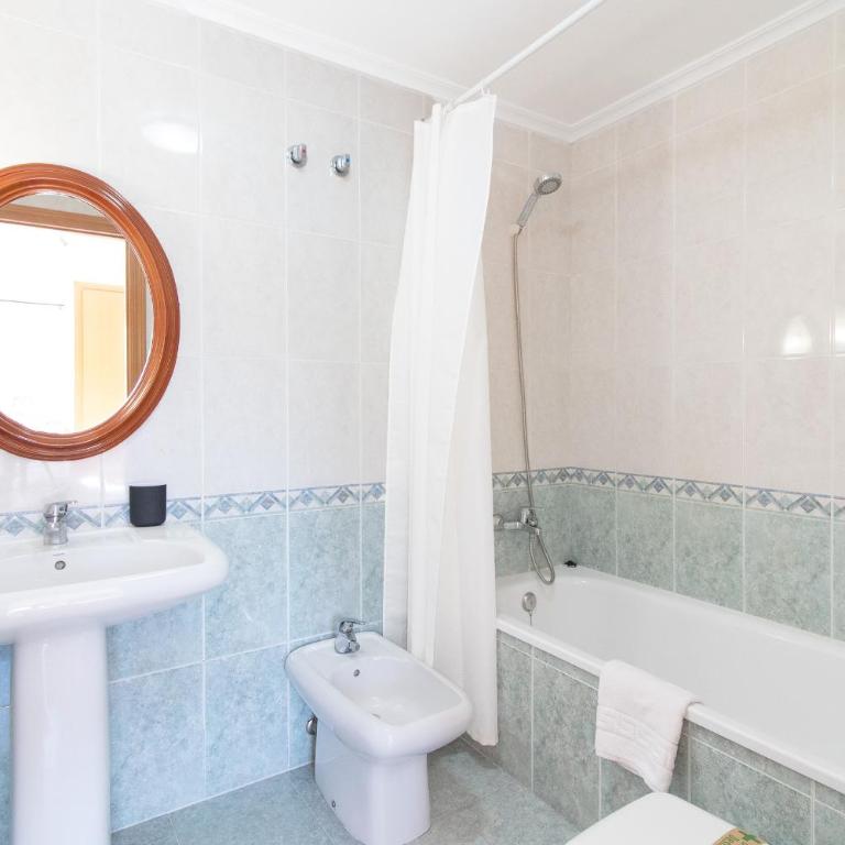 Global Vacacional, Apartamento de 3 dormitorios y terraza en la playa de Canet - Apartment - 12