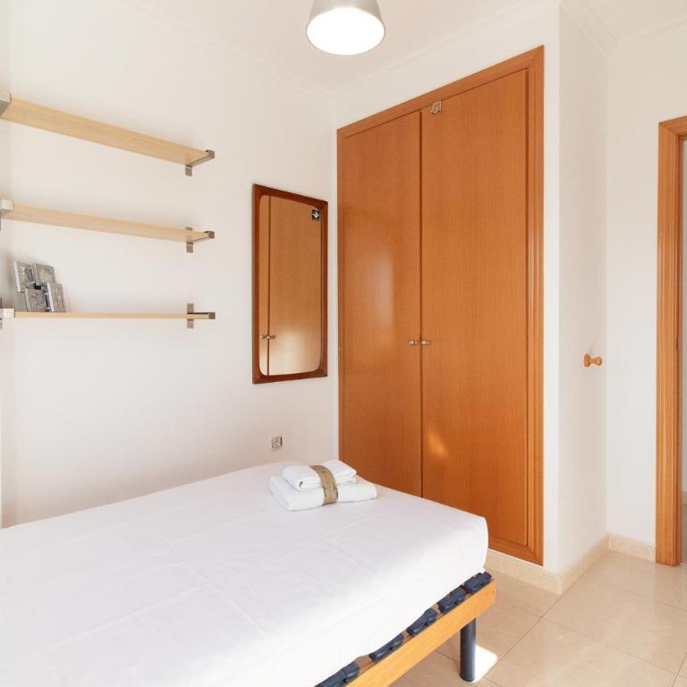 Global Vacacional, Apartamento de 3 dormitorios y terraza en la playa de Canet - Apartment - 14