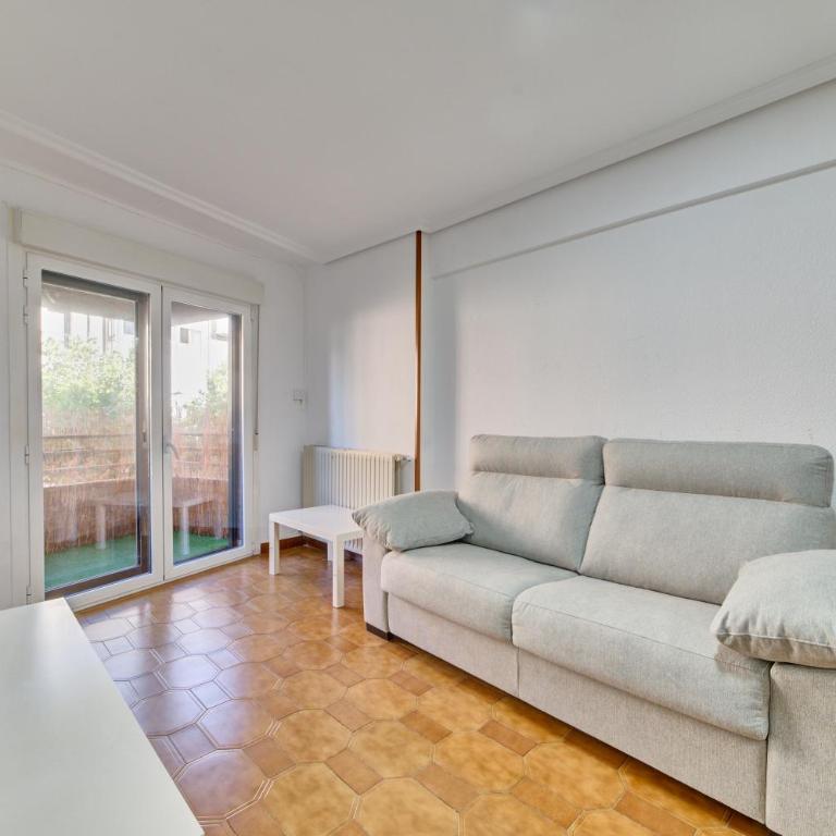 Apartamento Bretón de los Herreros con TERRAZA - Apartamento de 2 dormitorios - 2