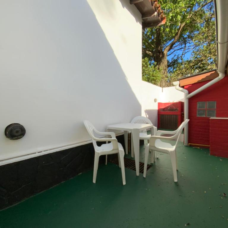 Complejo Quimey No se alquila a jóvenes y se reserva con el 30 porciento del total mediante depósito bancario - One-Bedroom House - 2