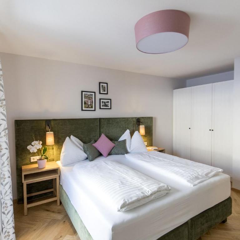 Familienhotel Felsenhof - Apartment mit Balkon - im Nebengebäude - 1