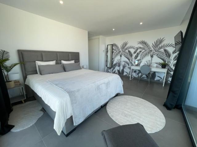Stunning villa in Benalmádena with amazing views, pool and large gym - Villa - 41