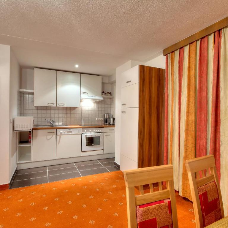 Ferienhaus Bergkristall - Apartment mit 1 Schlafzimmer und Balkon - 2
