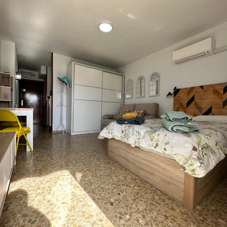 VER5 - Terraza con vistas al mar, Wifi, Smart TV, Piscina, Playa, Centro - Apartamento - 4