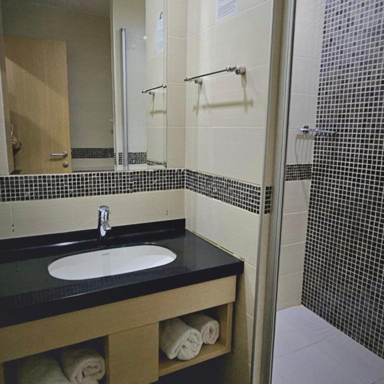 NevSki Apartments - Deluxe Studio - 6