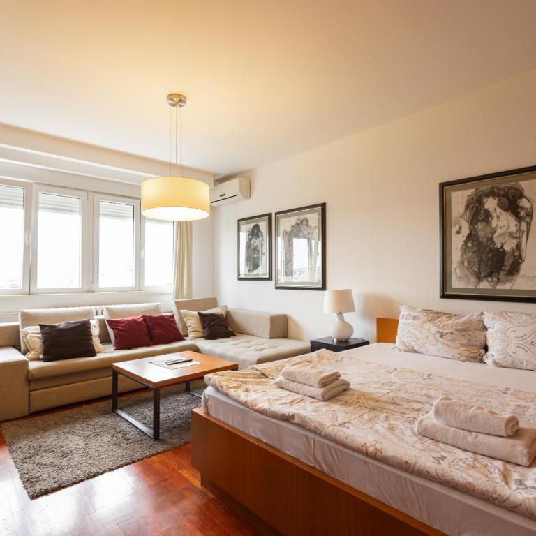 Central Park Apartments - Studio - 1