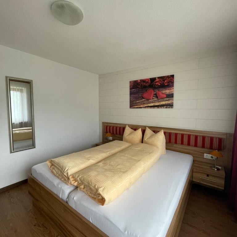 Gästeheim Lederle - Dreibettzimmer - 23