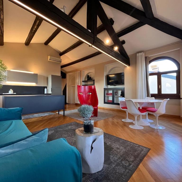 Piazza Erbe Lodge - Penthouse Apartment - 3
