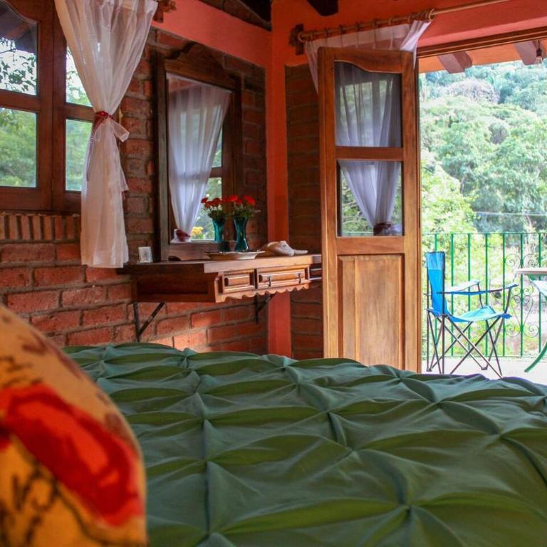 Casa La Potranca - Family Room with Mountain View - 27