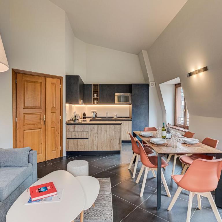 Apartment Alpes V, Alpes Agency, Central Chamonix, Sleeps 5 - Appartamento con 3 Camere da Letto - 5