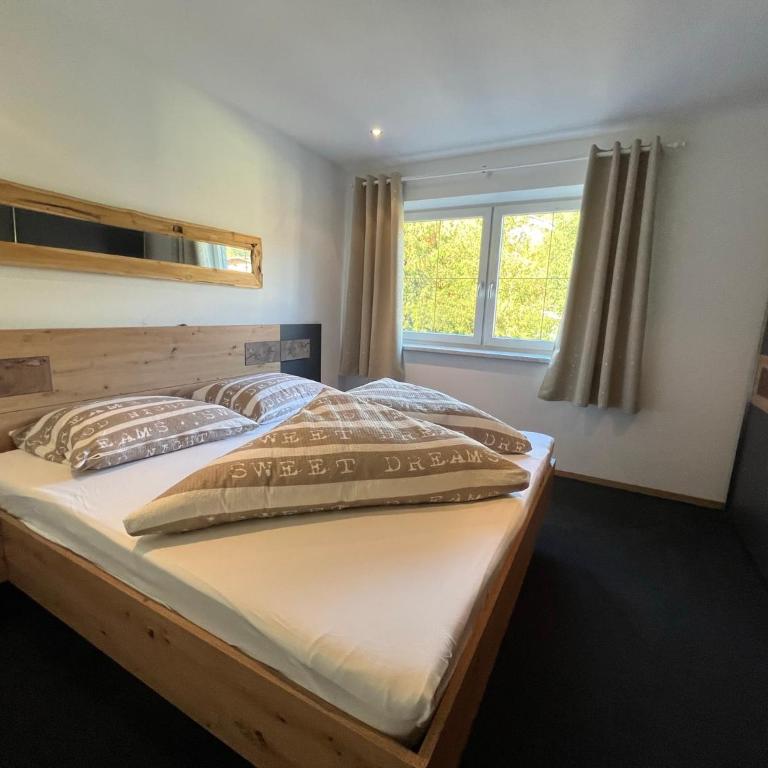Ferienwohnung Victoria - Apartment mit 3 Schlafzimmern - 2