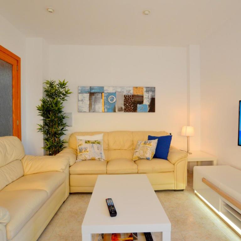 Luminoso apartamento a pocos metros de la playa - Apartment - 1