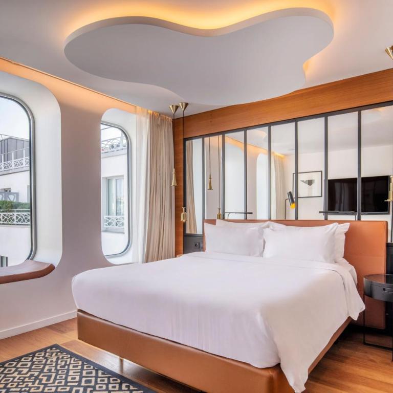 Renaissance Paris Republique Hotel & Spa - Chambre Lit King-Size Bobo - Vue sur Jardin ou Ville - 1