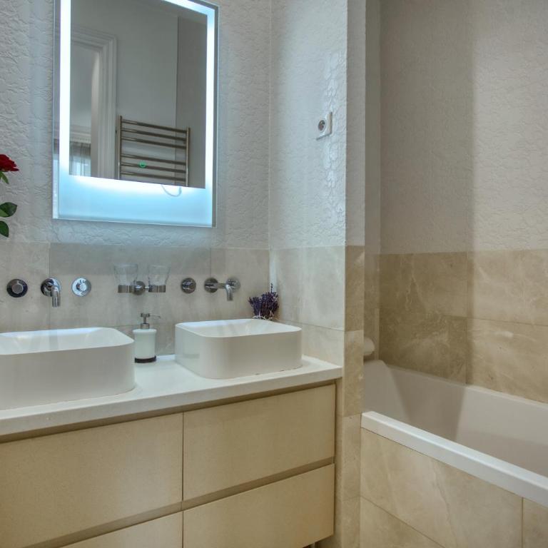 Luxueux 200m2 5CH Champs Elysées à 1min Perle Rare - Appartement - 26