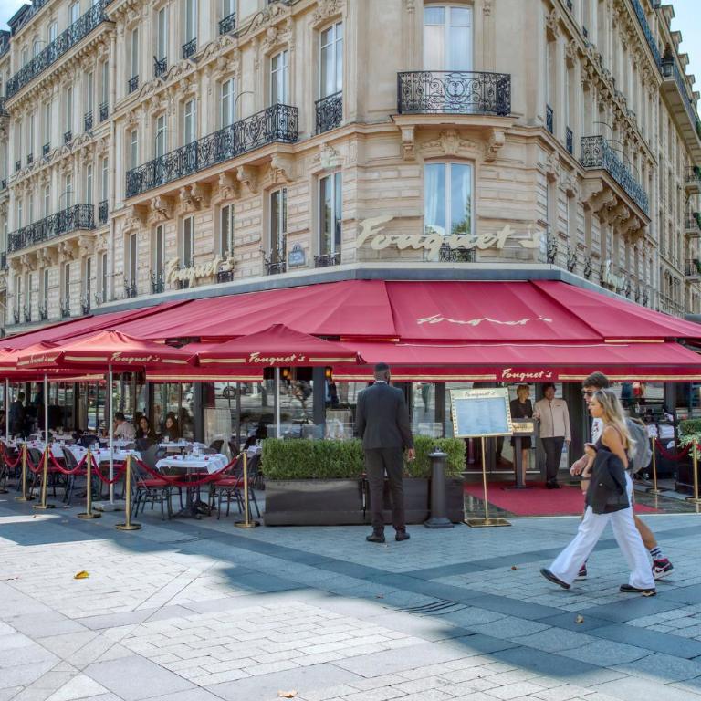 Luxueux 200m2 5CH Champs Elysées à 1min Perle Rare - Appartement - 54