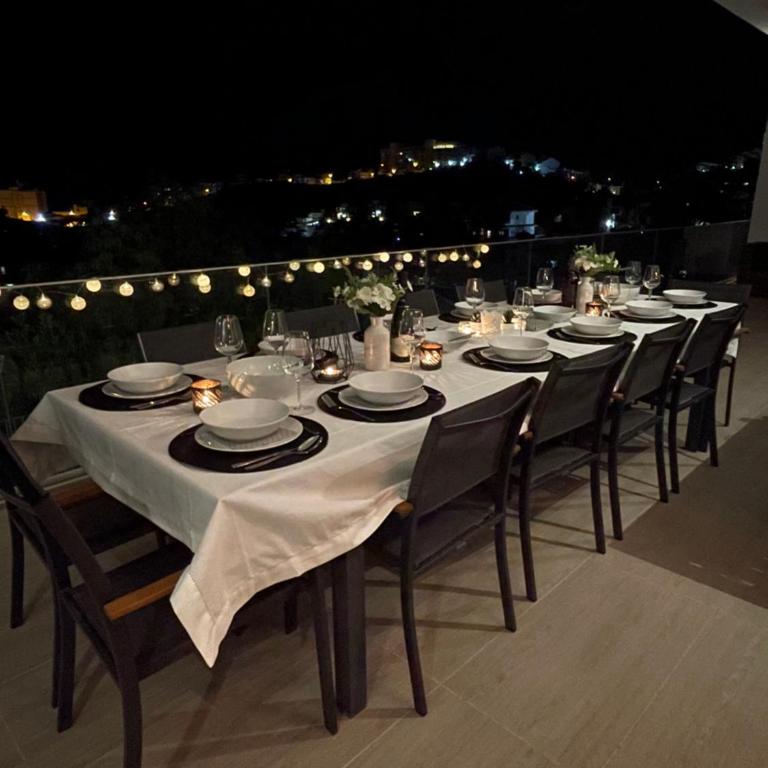 Stunning villa in Benalmádena with amazing views, pool and large gym - Villa - 7