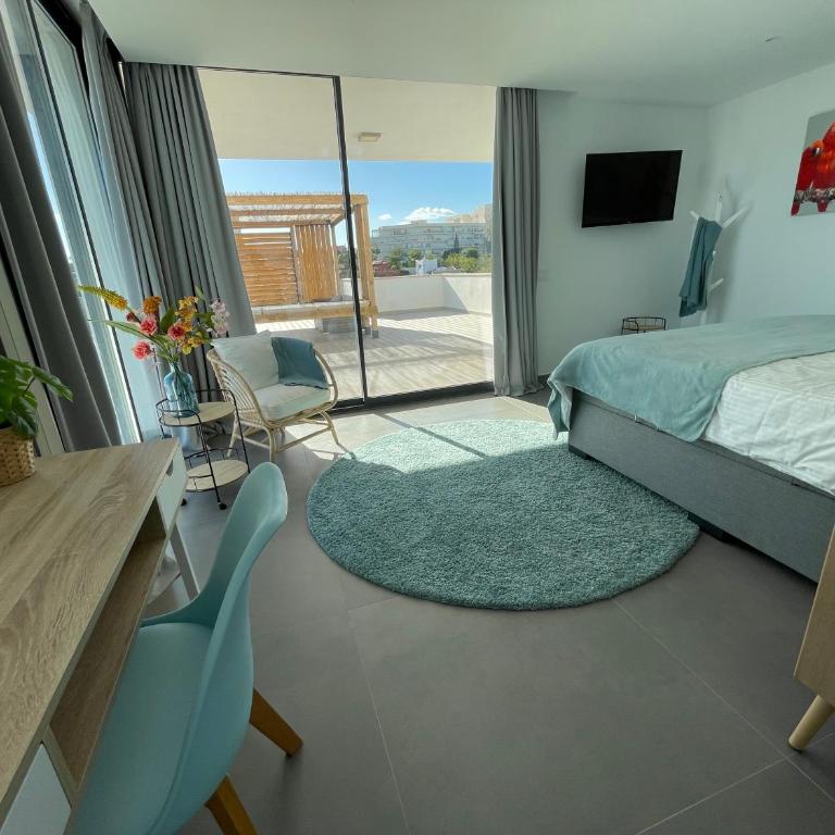 Stunning villa in Benalmádena with amazing views, pool and large gym - Villa - 36